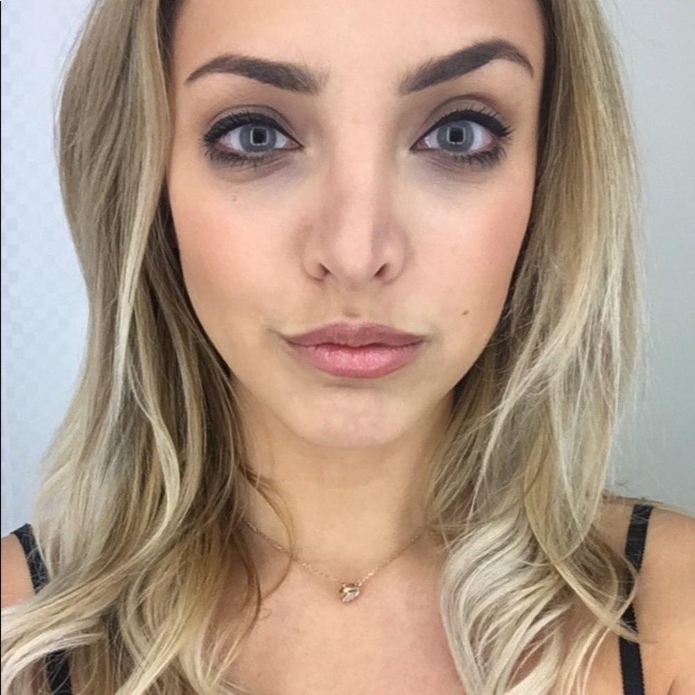 Meet your Posher, Jacqueline